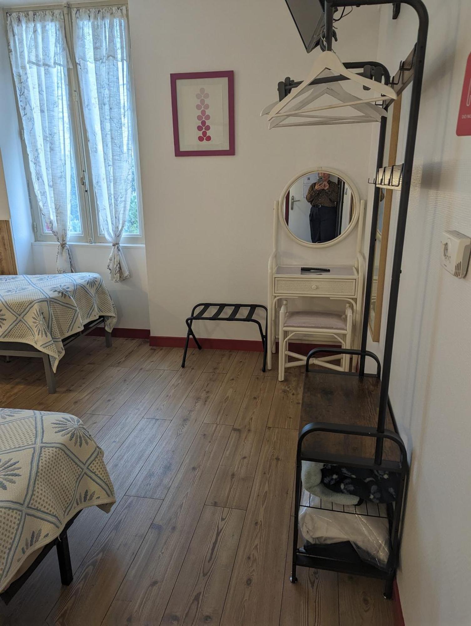 Hotel Des Pins Aubenas